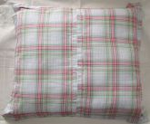 Cama / almofada xadrez vermelho e verde