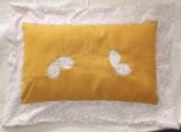 Cama / almofada estilo travesseiro amarelo